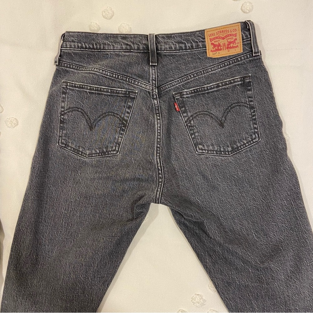 Levi’s 501 Skinny Jeans in Vintage Black with Frayed Hem 99% Cotton- Size 29